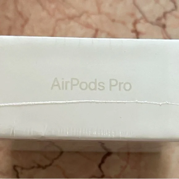 COPY - Apple AirPods Pro 2nd Generation Gen 2 2023 A2968 with Magsafe USB-C Cha…